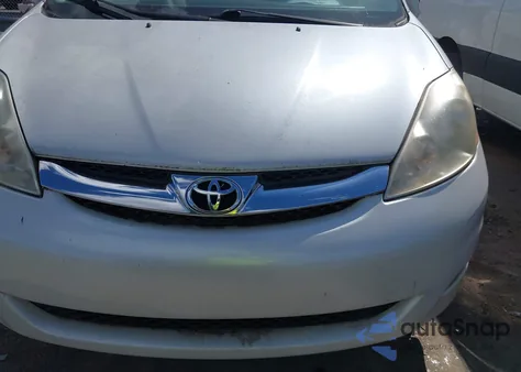 2007 Toyota Sienna Xle Limited z USA, uszkodzony, nr VIN 5TDBK22C47S000256